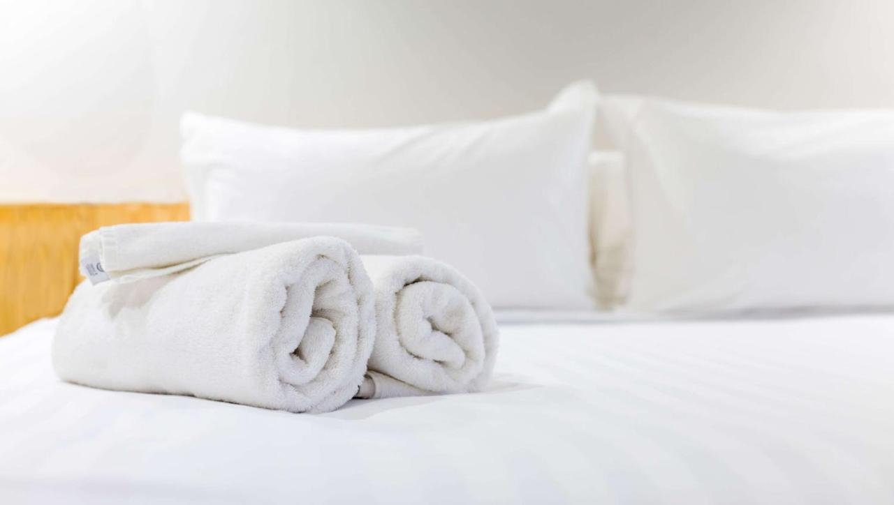 Luxury Inn פורסט סיטי מראה חיצוני תמונה