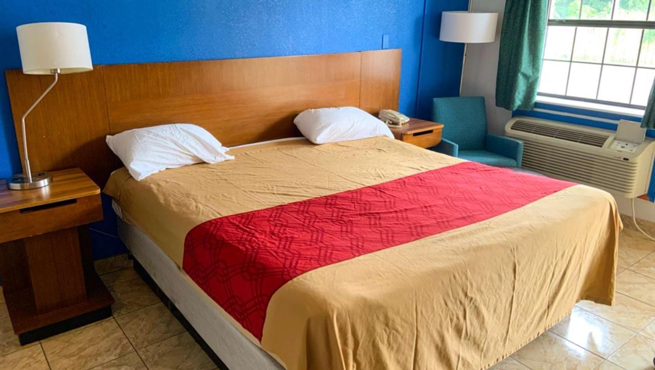 Luxury Inn פורסט סיטי מראה חיצוני תמונה
